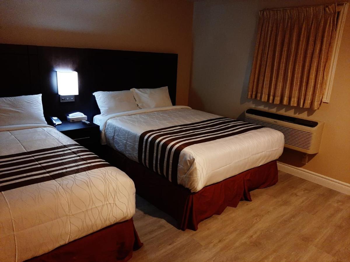 Silver Maple Motel Халибъртън Екстериор снимка