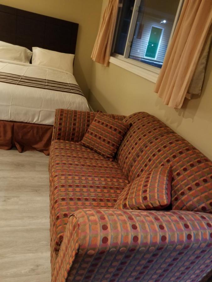 Silver Maple Motel Халибъртън Екстериор снимка
