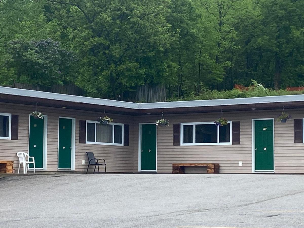 Silver Maple Motel Халибъртън Екстериор снимка